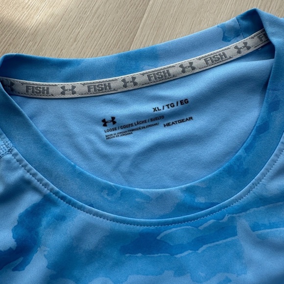 Under Armour HeatGear Men’s XL Long Sleeve Fishing Shirt – Water Print - Picture 3 of 5